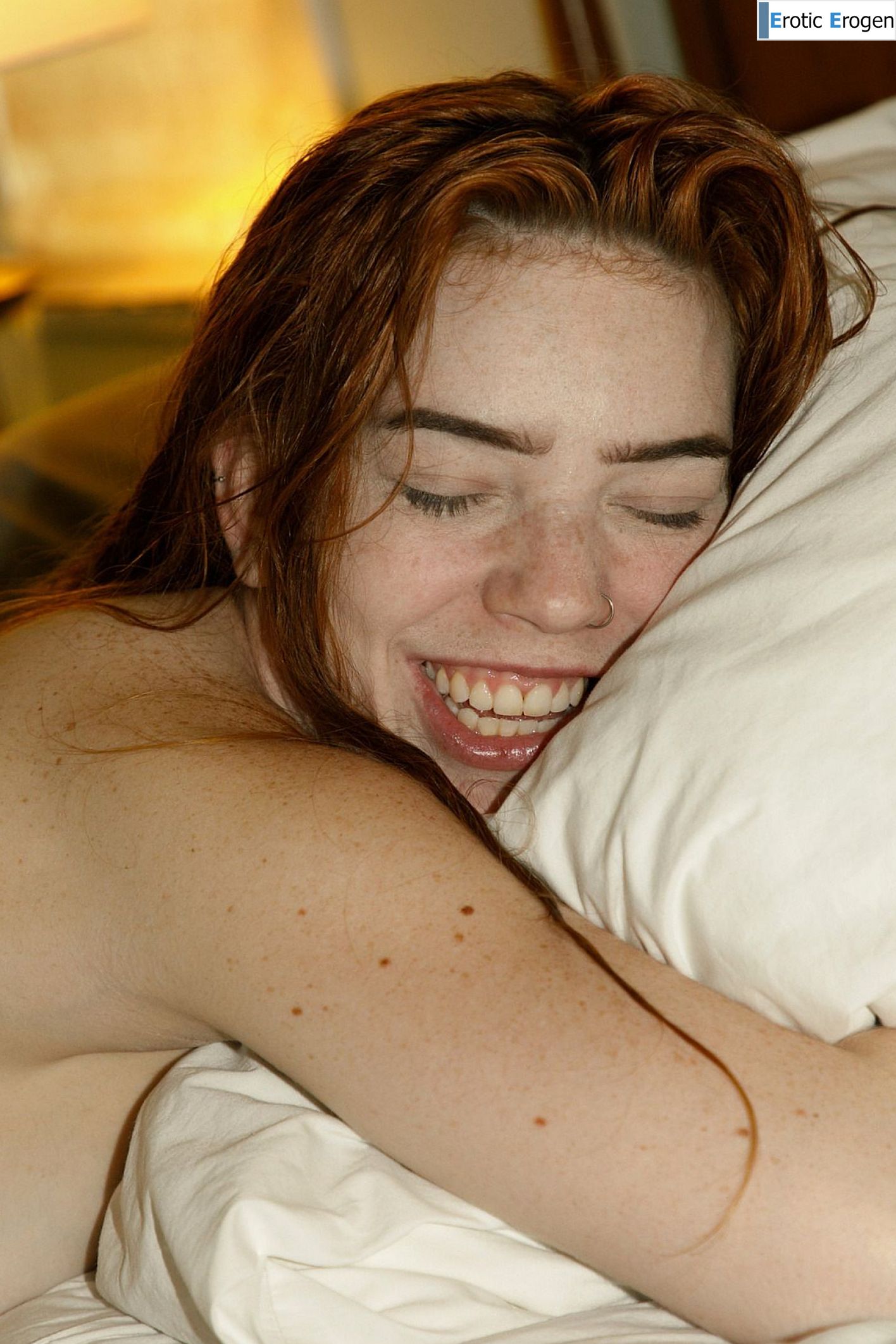 Nala Brooks in Marble Pillows 2. Фото 4