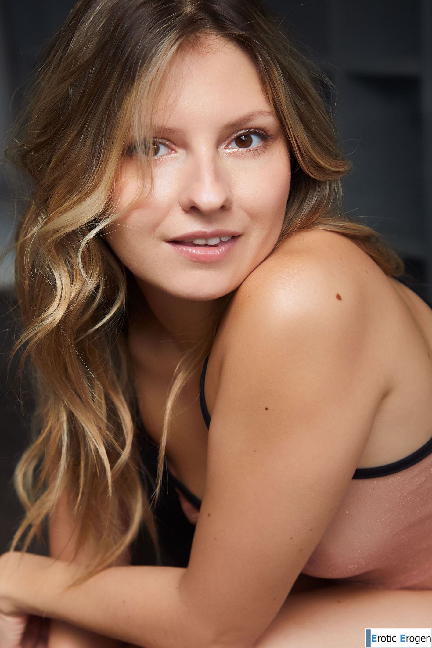 Rebecca Volpetti in Pink Panties. Picture 20