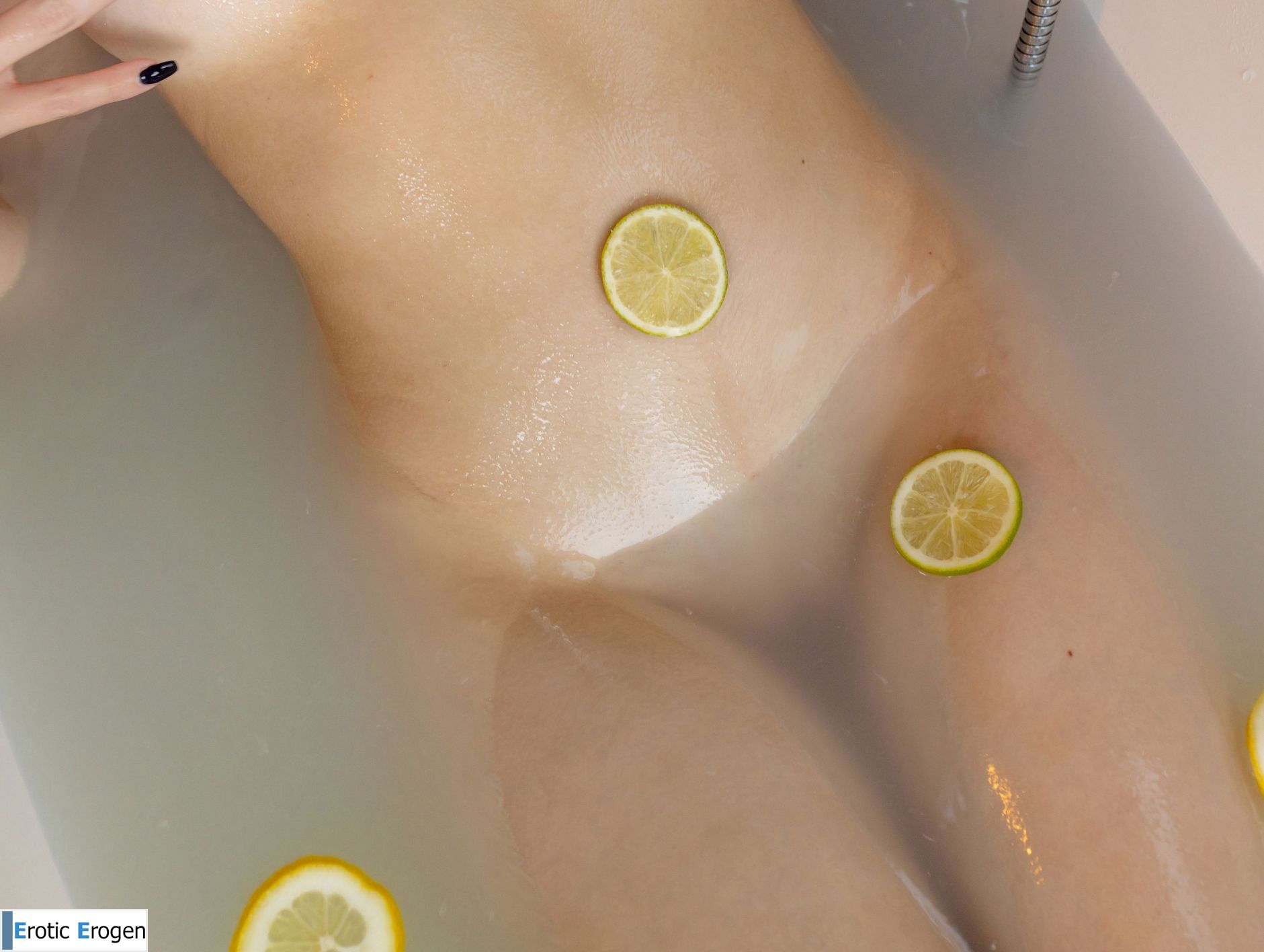 Nikoleta in Presenting Nikoleta. Picture 32