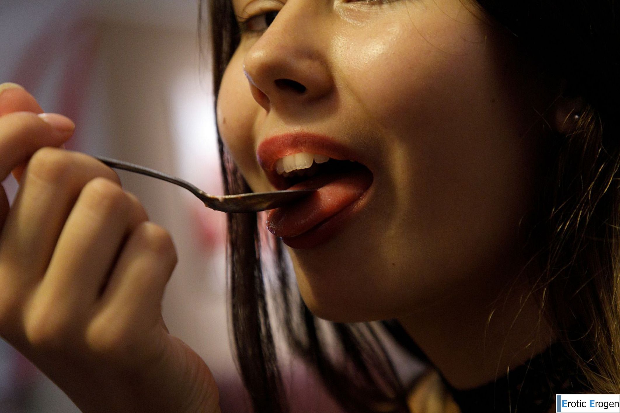 Miki Pedangen in Cafe Naturale. Picture 36