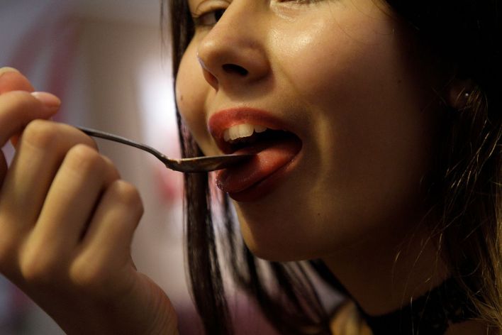 Miki Pedangen in Cafe Naturale. Thumb 36