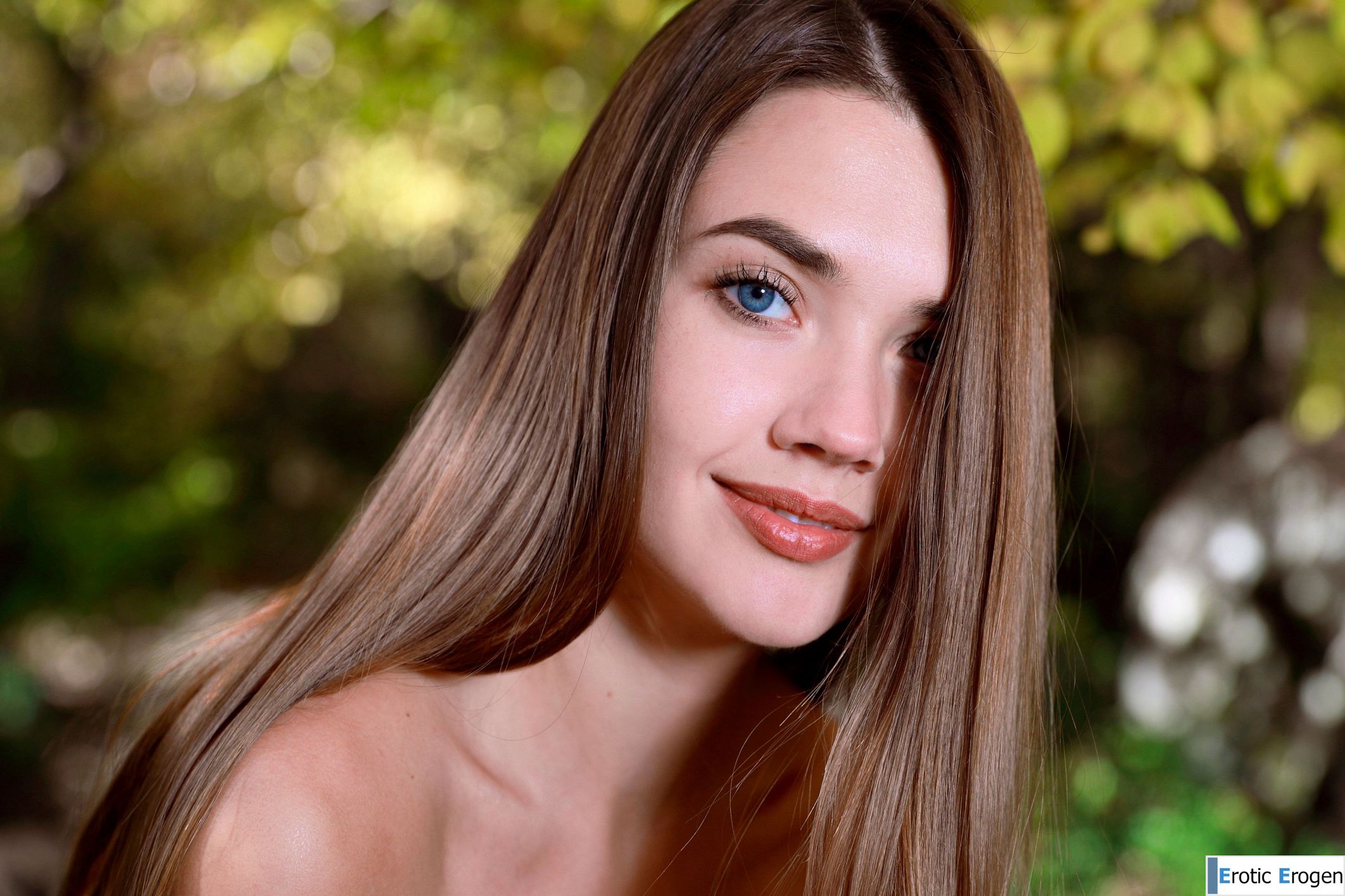 Georgia in Suede Contrast. Picture 7