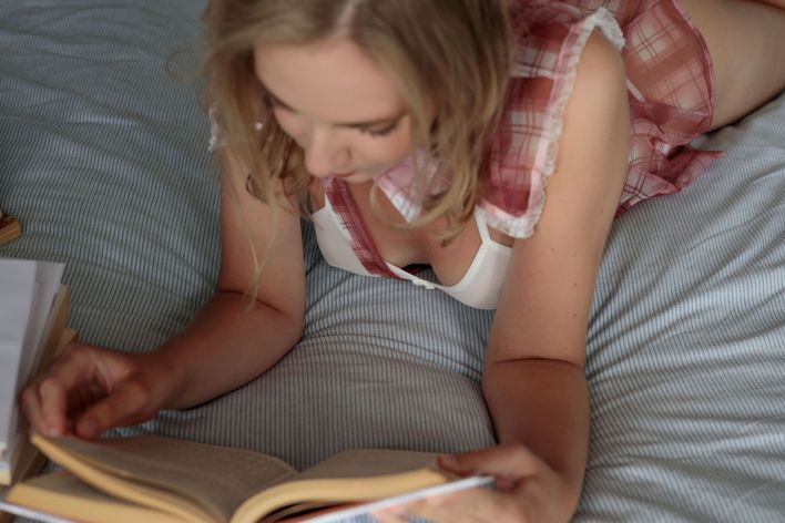 Oxana Chic in Sexy Scholar. Эскиз 1