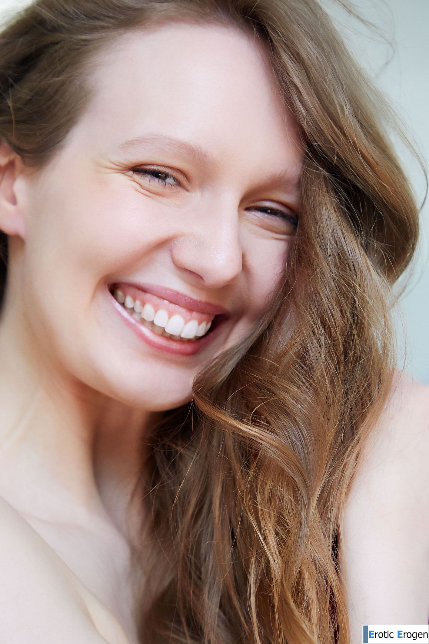 Gina Snow in Strip Fantasy. Picture 22