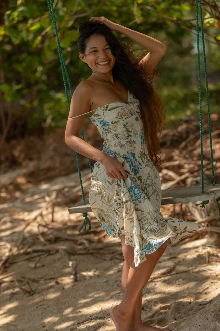 Kloyali in Presenting Kloyali. Thumb 3