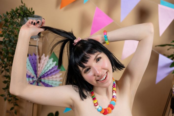 Monica I in Happy Hour. Thumb 25