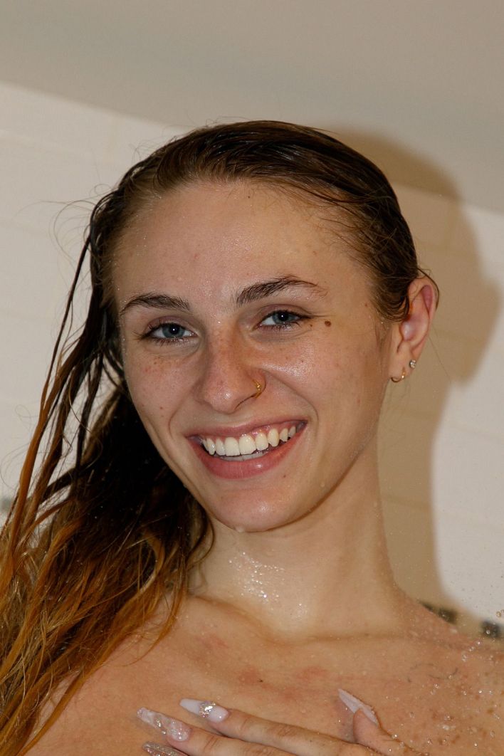  Angel Youngs in Another Hot Shower. Thumb 32