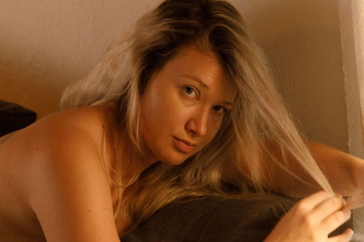 Emily Right in Emotional Time Bombs. Thumb 39