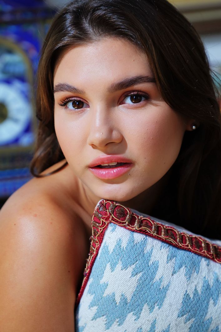 Ellie Luna in Luxury. Thumb 25