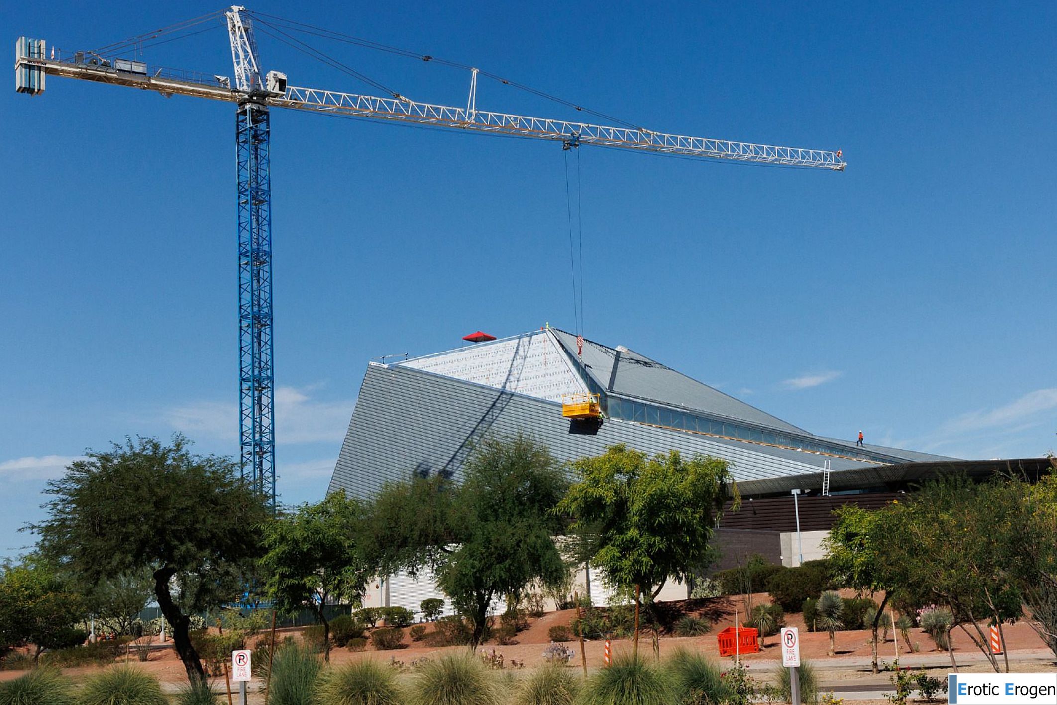 Angel Avril in Heated Obsidian. Picture 1