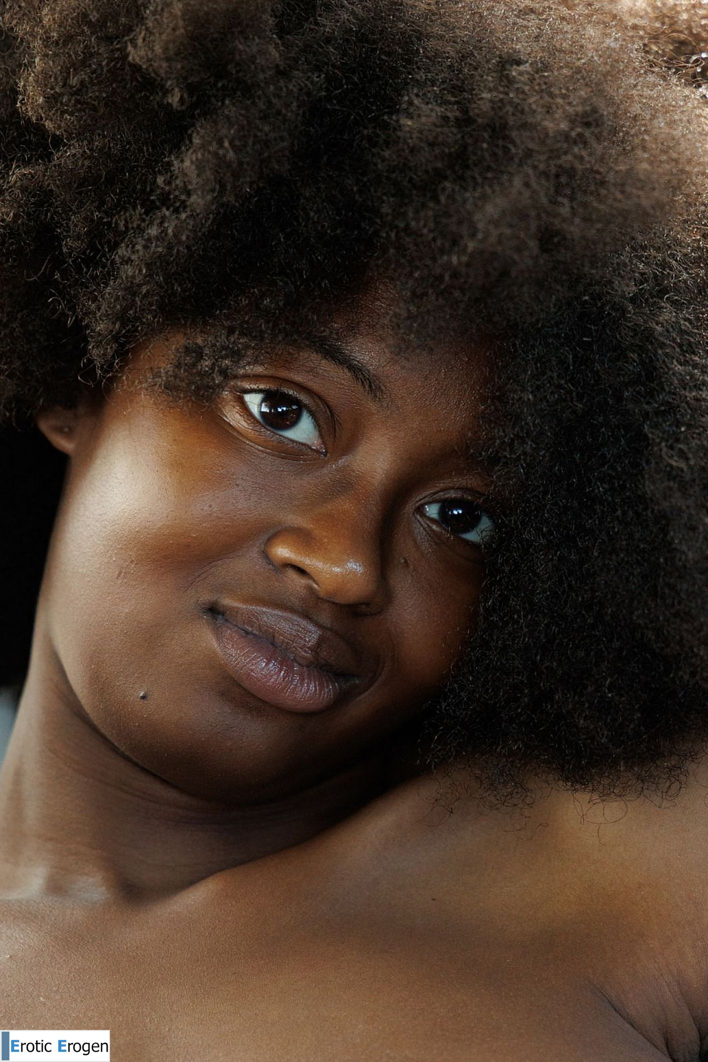 Angel Avril in Heated Obsidian. Picture 25