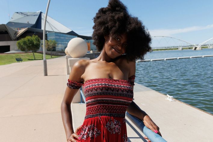 Angel Avril in Heated Obsidian. Thumb 6