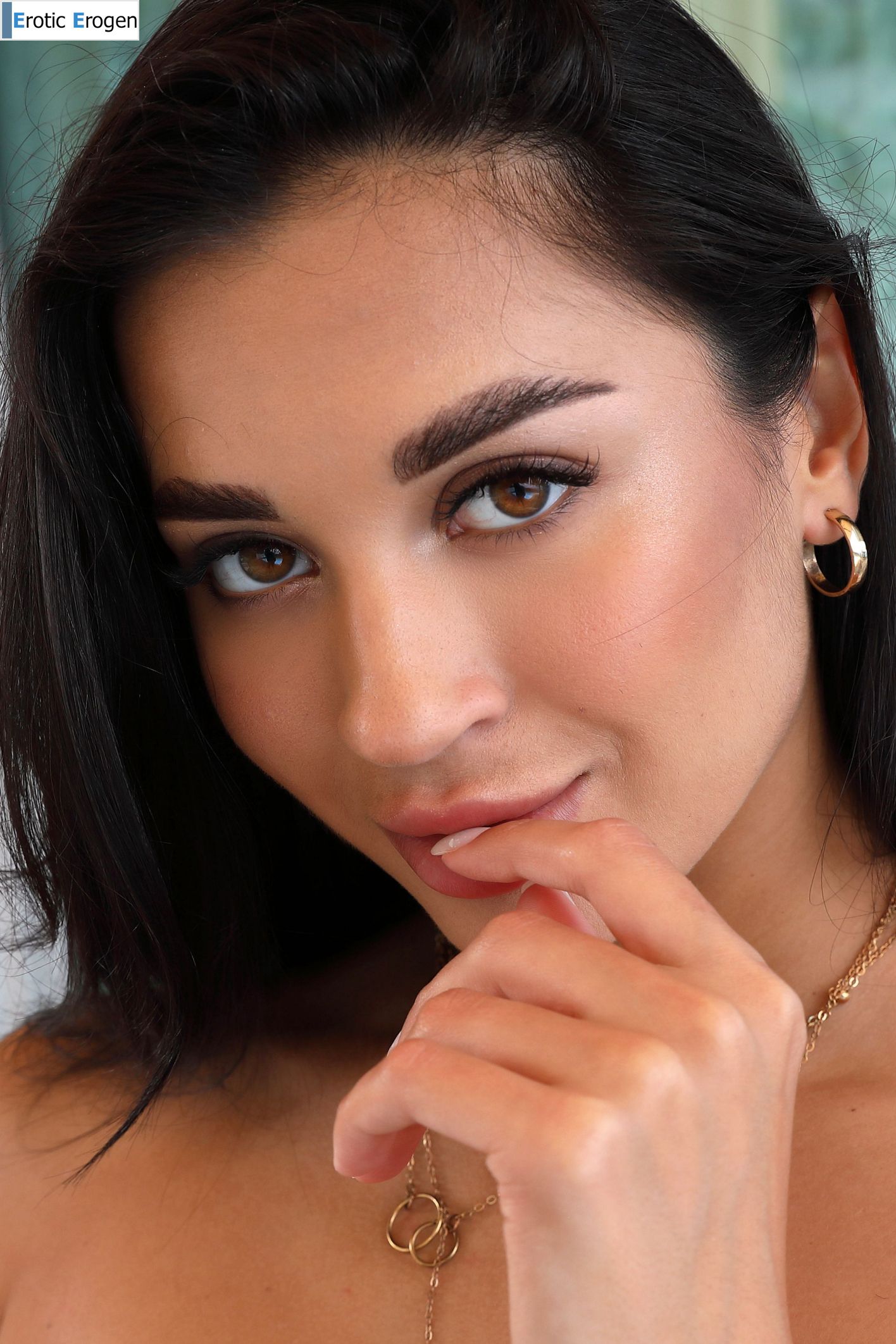 Aria in Swimsuit Diva. Picture 13