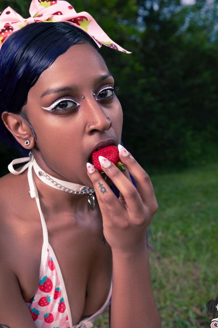 Kawaiikillz in Natures Candy. Thumb 6