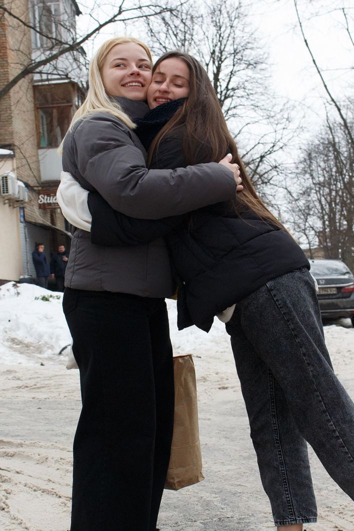 Irina And Bianca in Friendly Flexin. Thumb 1