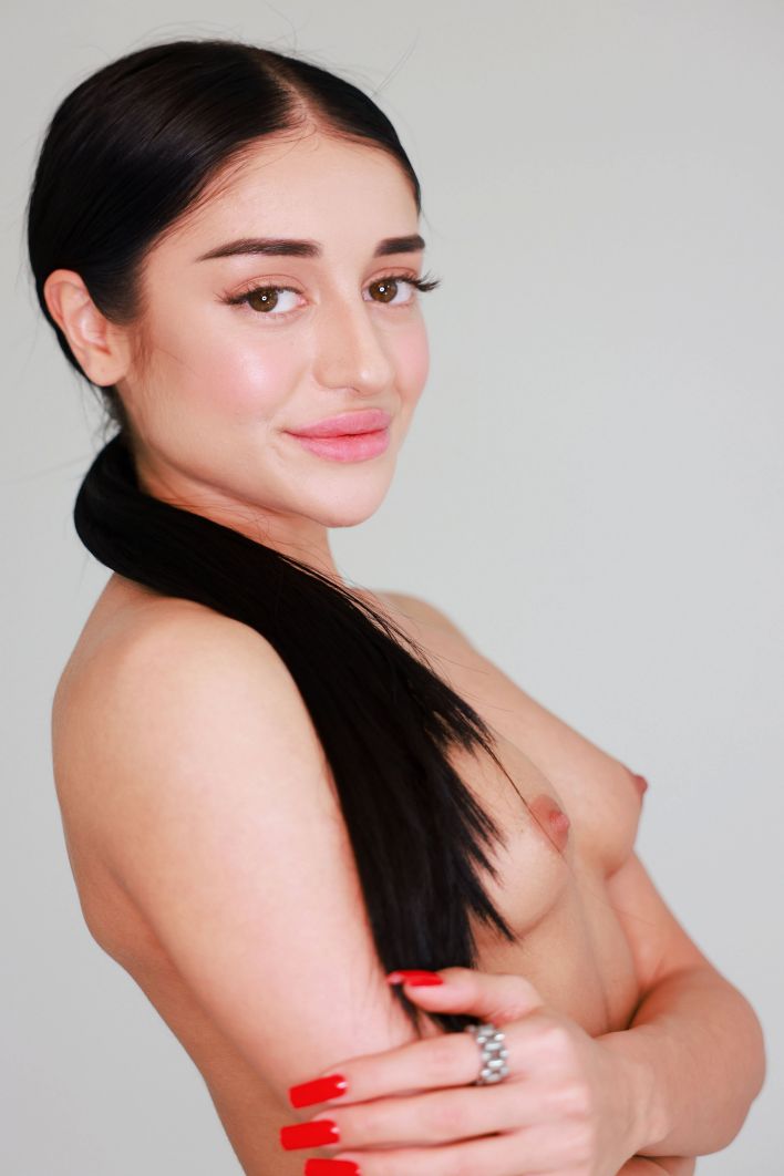 Ara Mix in Casting Ara Mix. Thumb 37