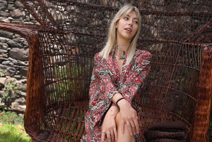 Avery in Postcard From Santa Cruz. Thumb 6