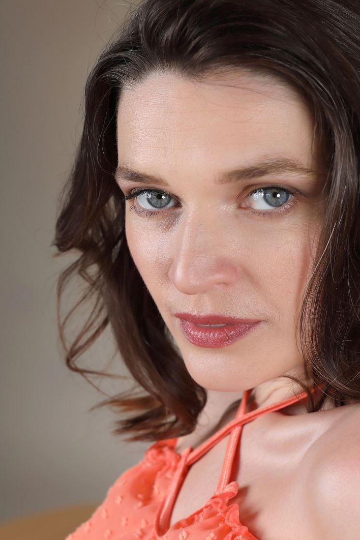 Amelia in The Main Dish. Thumb 1