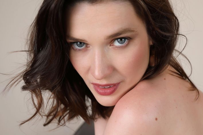 Amelia in The Main Dish. Thumb 30