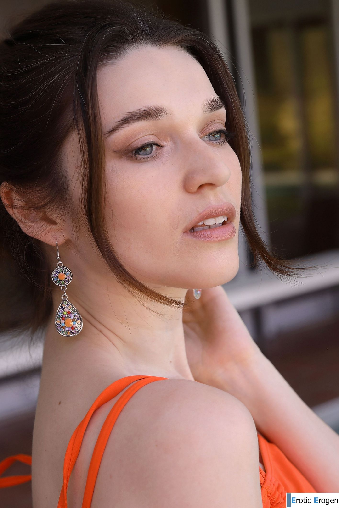 Amelia in If Not Now, When. Picture 8