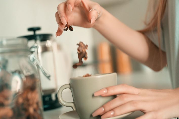 Pixi in Breakfast Routine. Thumb 4