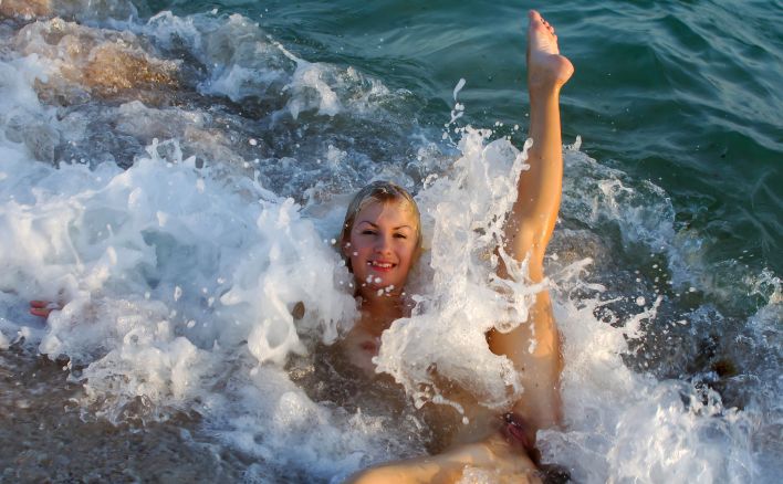 Tienette O in Clear Blue Sky. Thumb 29