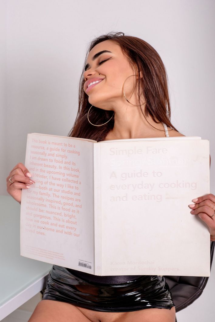 Isa Sweet in Flaunt It. Thumb 4