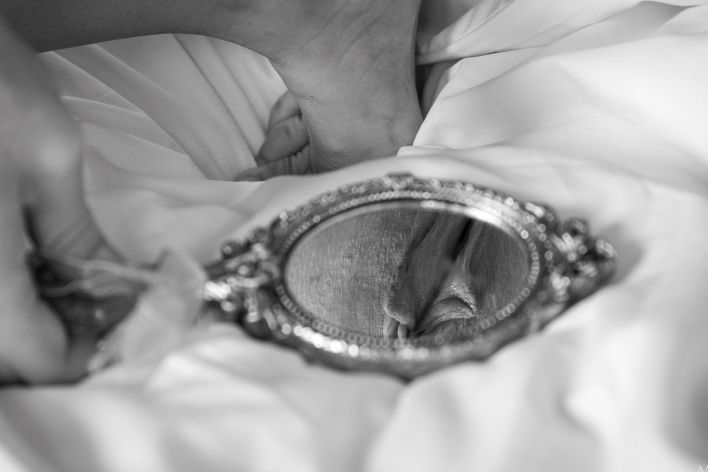 Bella Spark in White Corset. Thumb 39