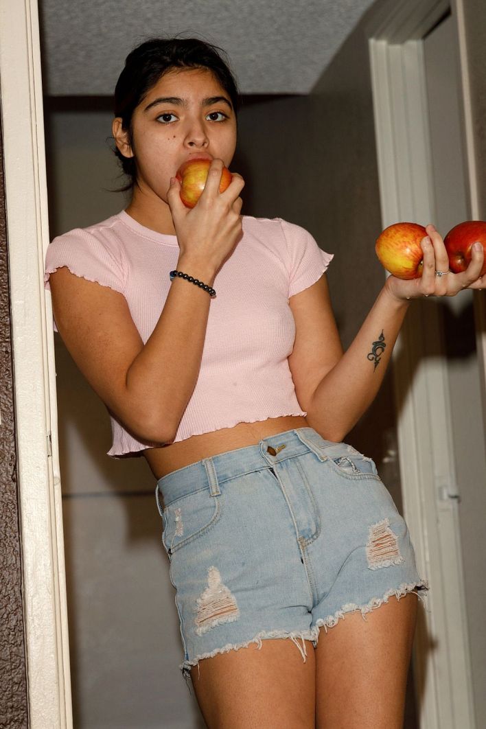 Hazel Heart in Them Apples. Thumb 9