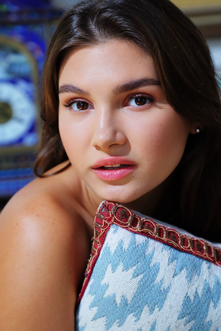 Ellie Luna in Luxury. Part 2. Thumb 25