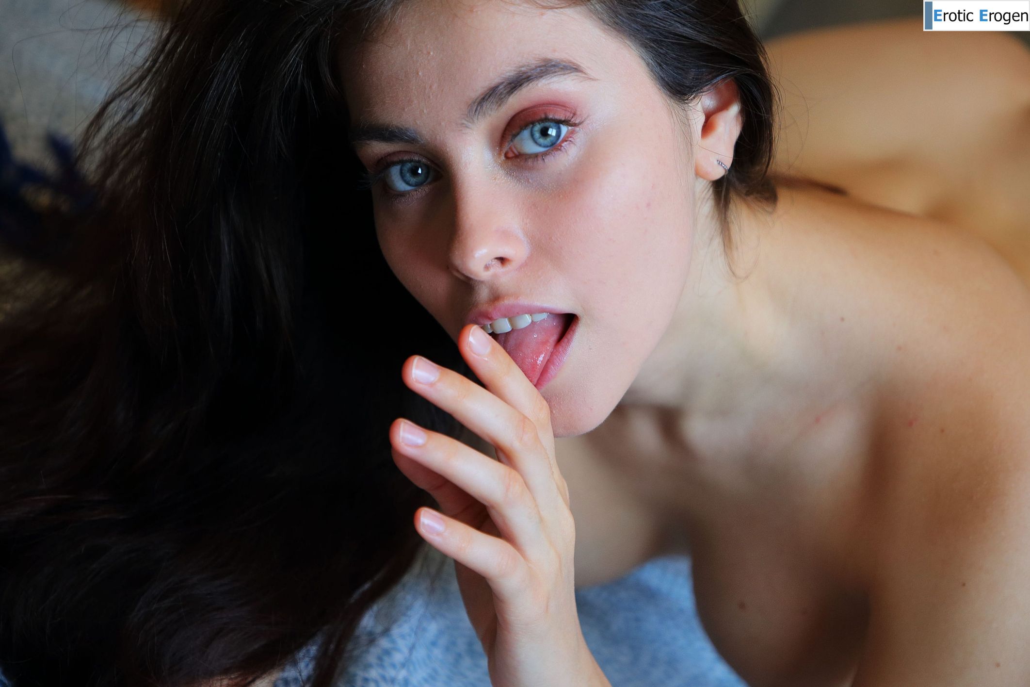 Foxy Alissa in Read Me. Picture 13