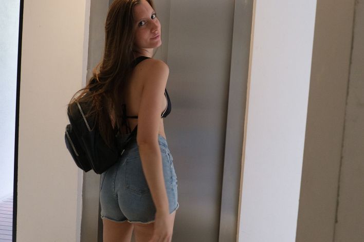 Julie Bernal in Thank You Red. Thumb 34