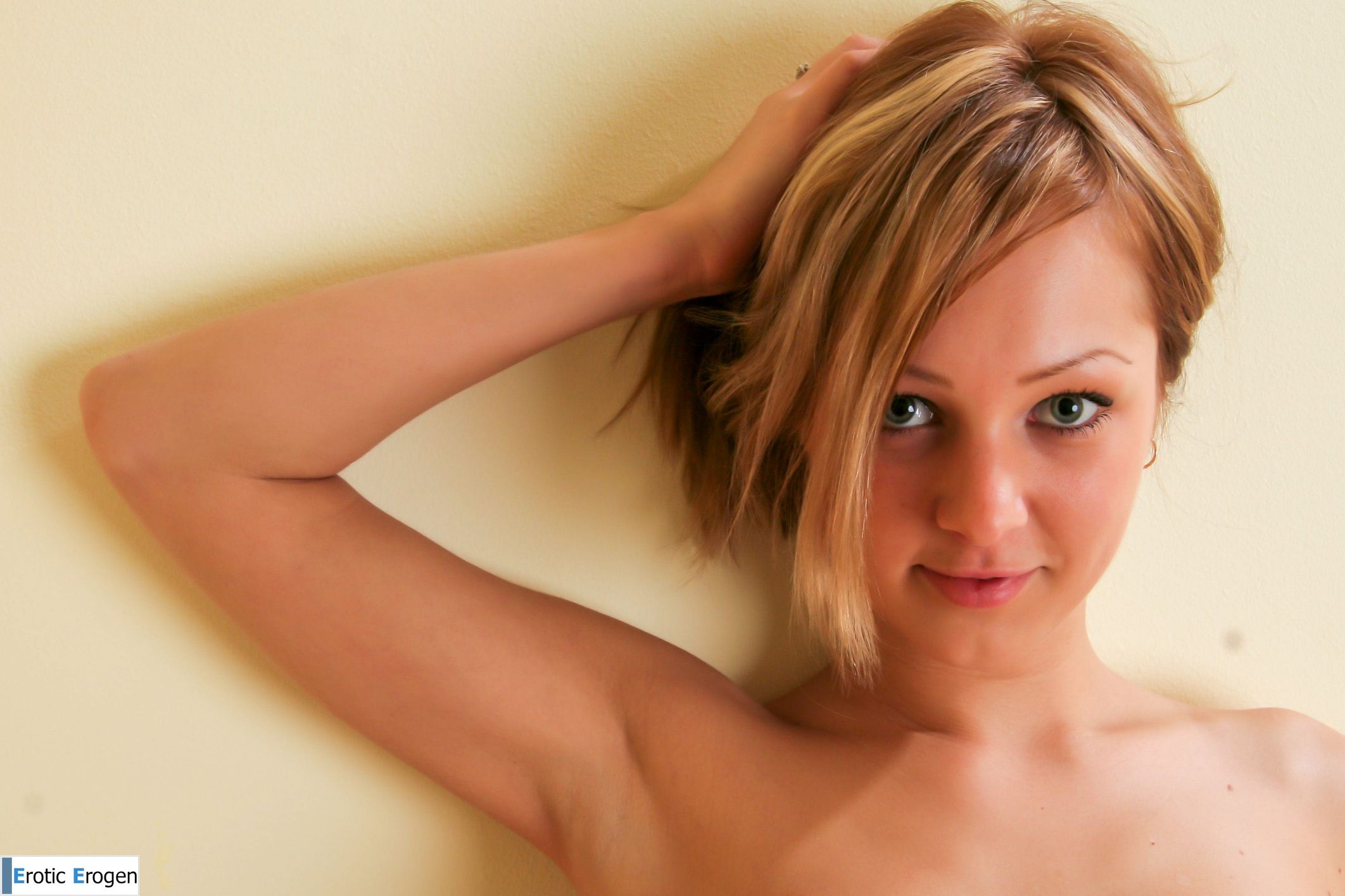 Cornelia V in Cornelia - Red Dress. Picture 32