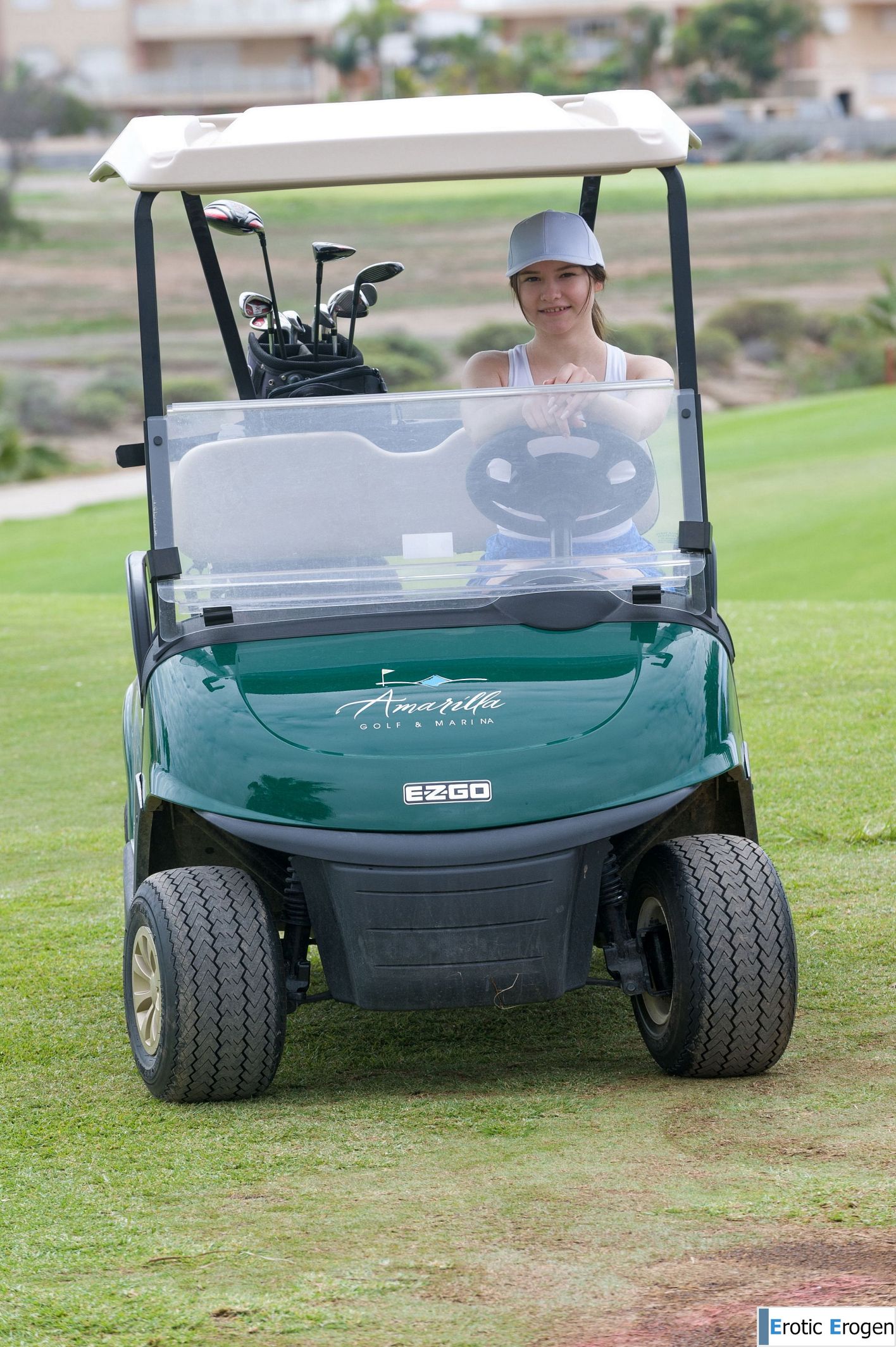 Matty in Play A Round. Picture 3