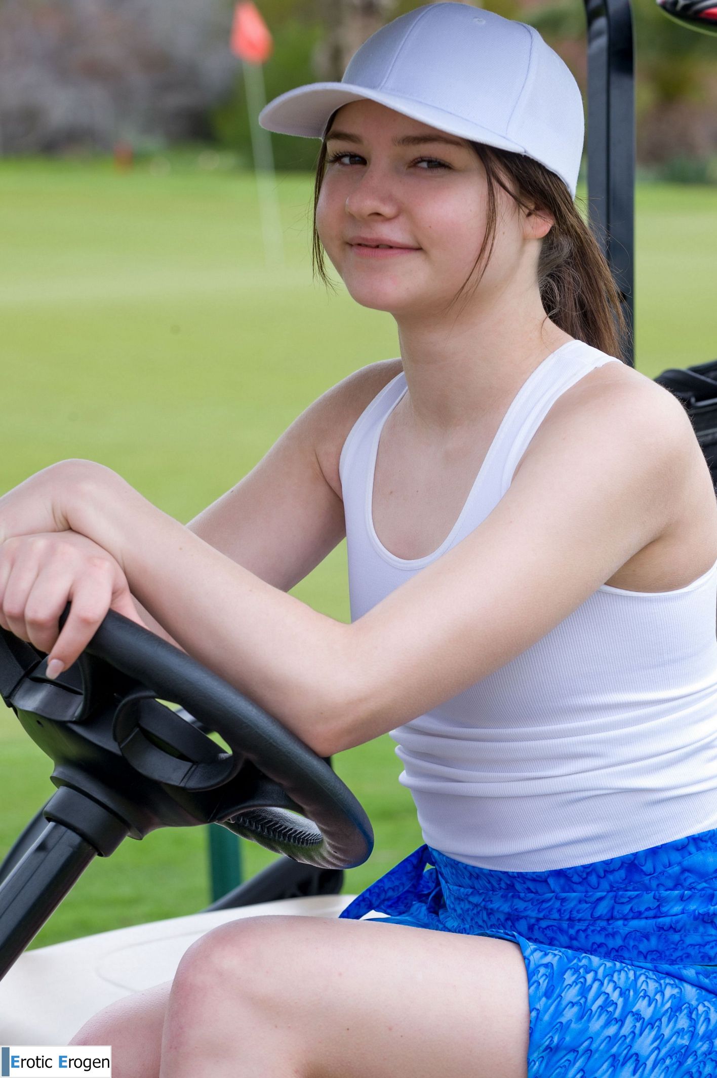 Matty in Play A Round. Picture 5