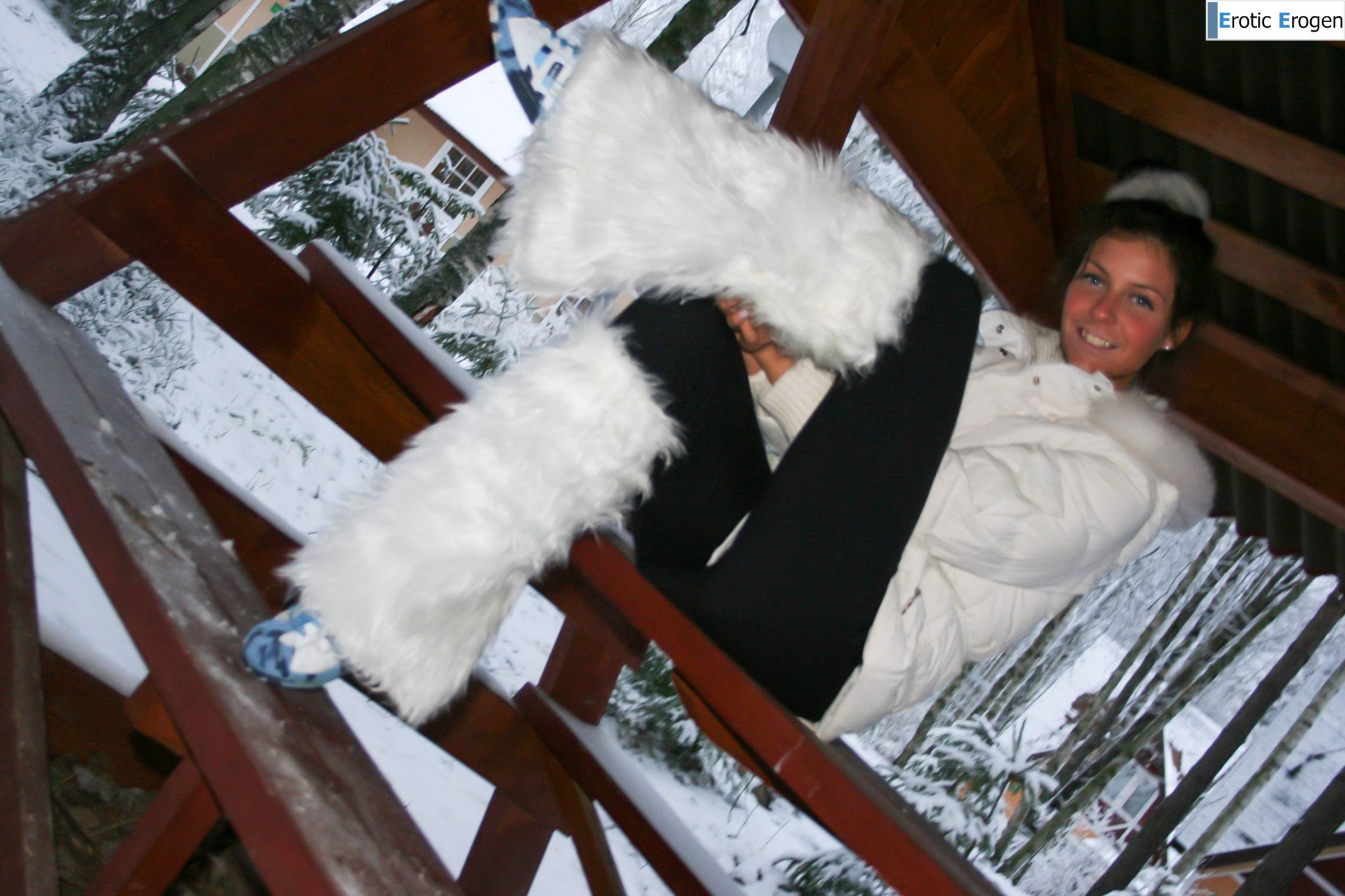 Isabella in Exhibitionist. Фото 11