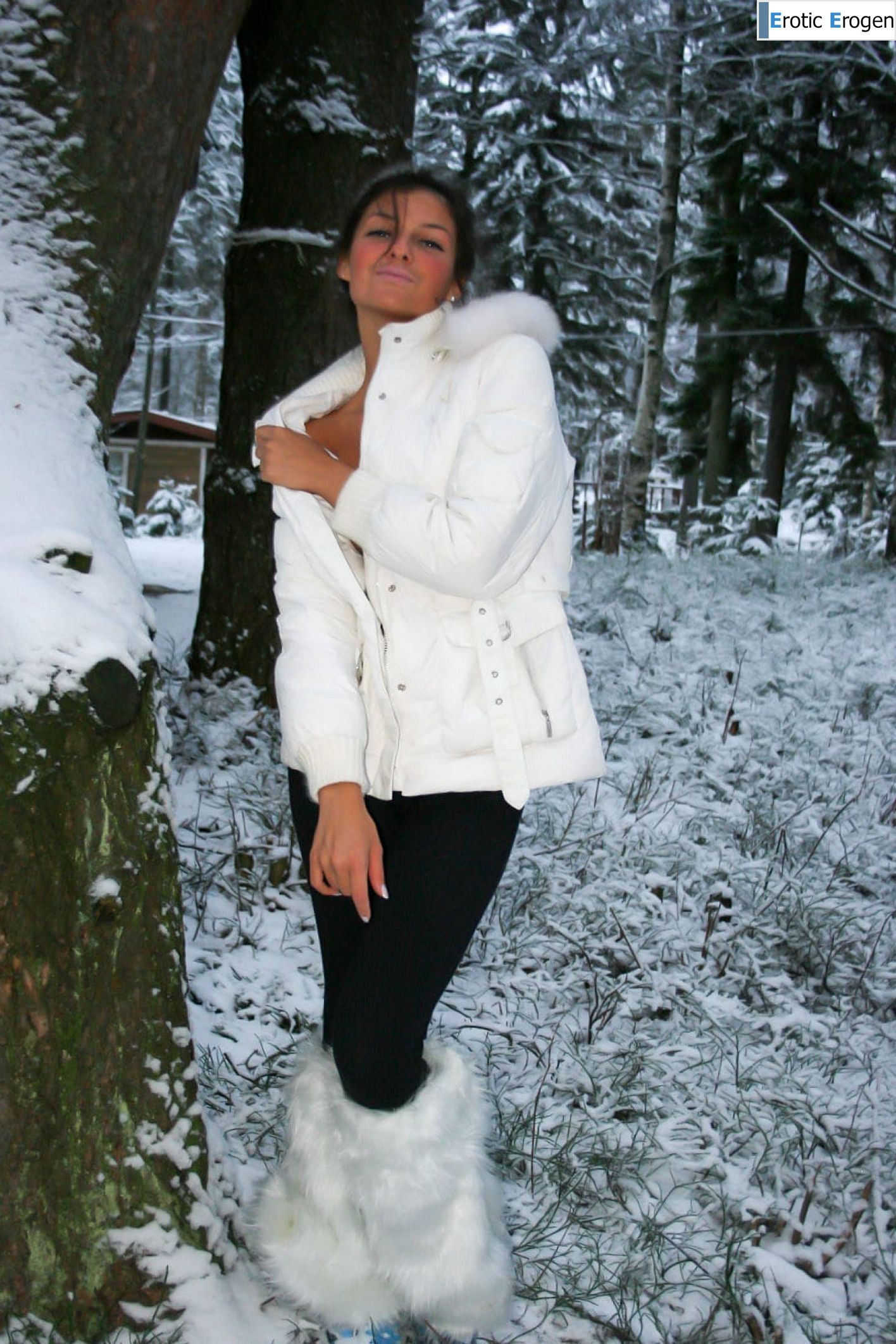 Isabella in Exhibitionist. Фото 50