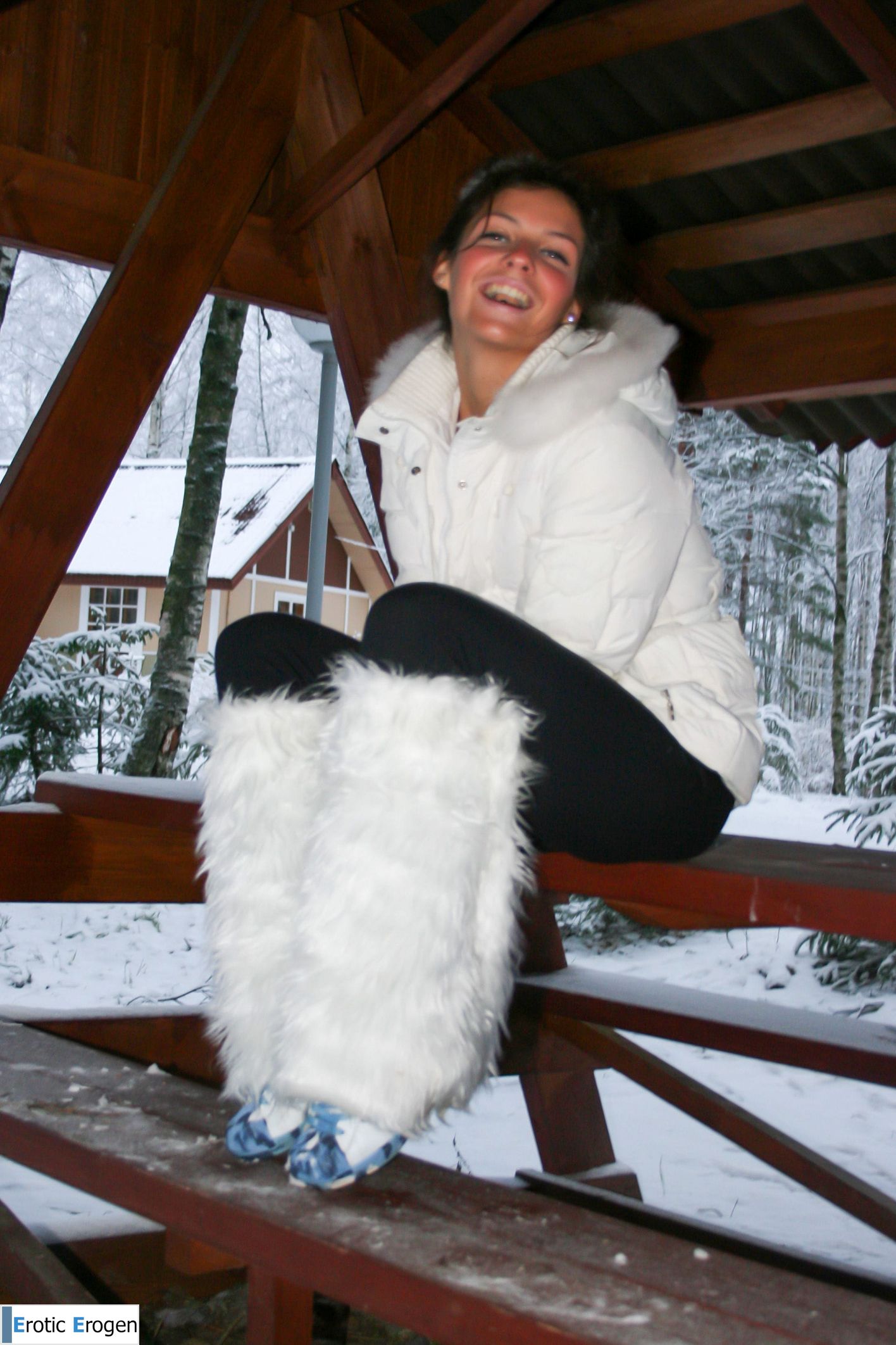 Isabella in Exhibitionist. Фото 9