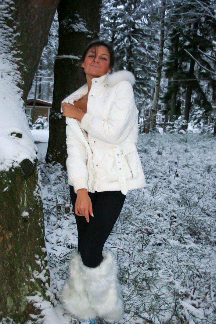 Isabella in Exhibitionist. Эскиз 50