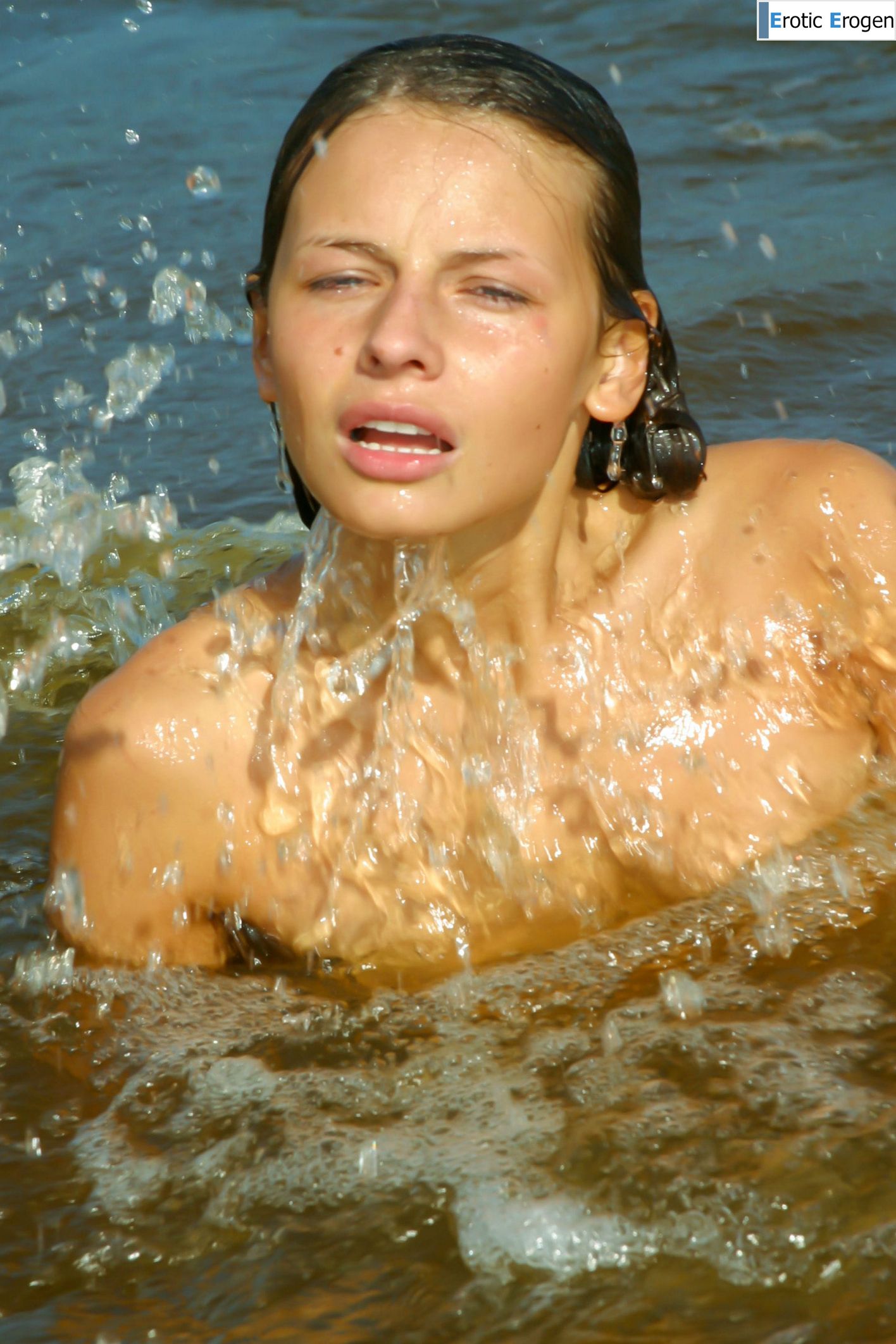 Tekla D in Splashing The Water. Picture 11