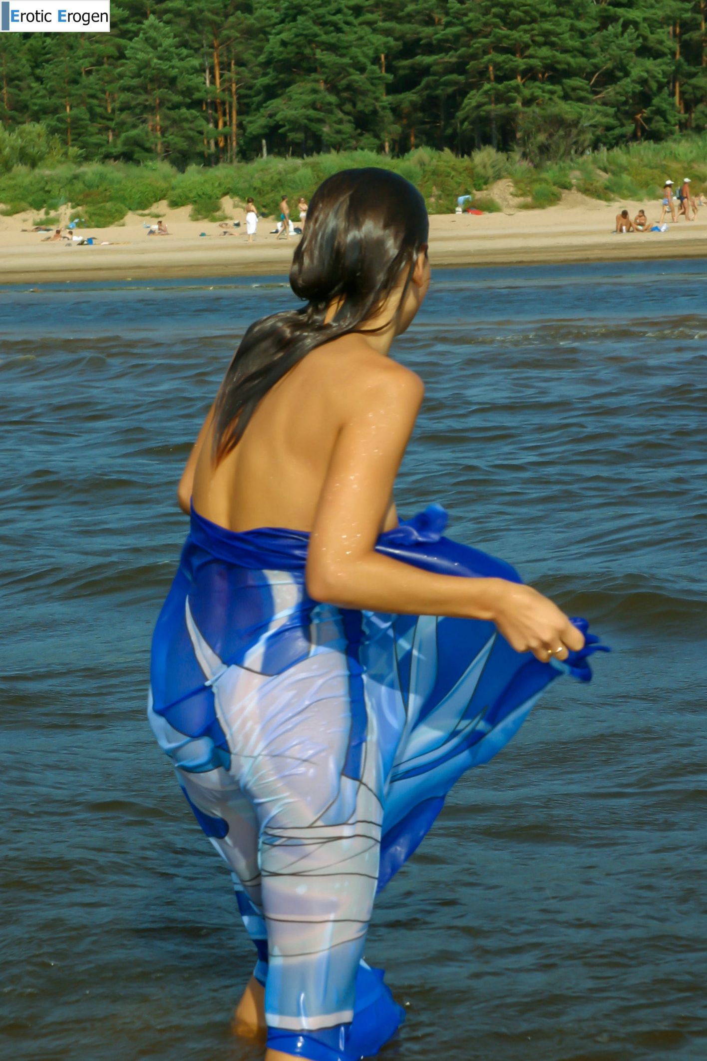 Tekla D in Splashing The Water. Picture 22