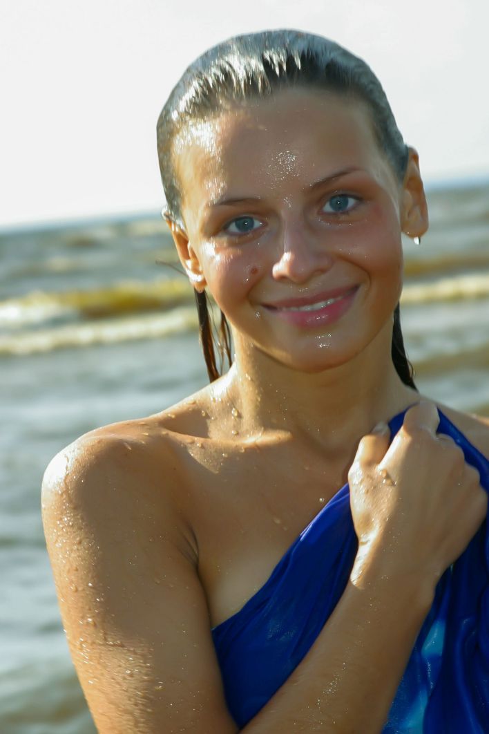 Tekla D in Splashing The Water. Thumb 21