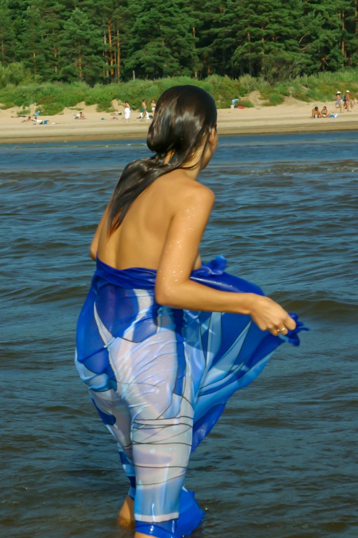 Tekla D in Splashing The Water. Thumb 22