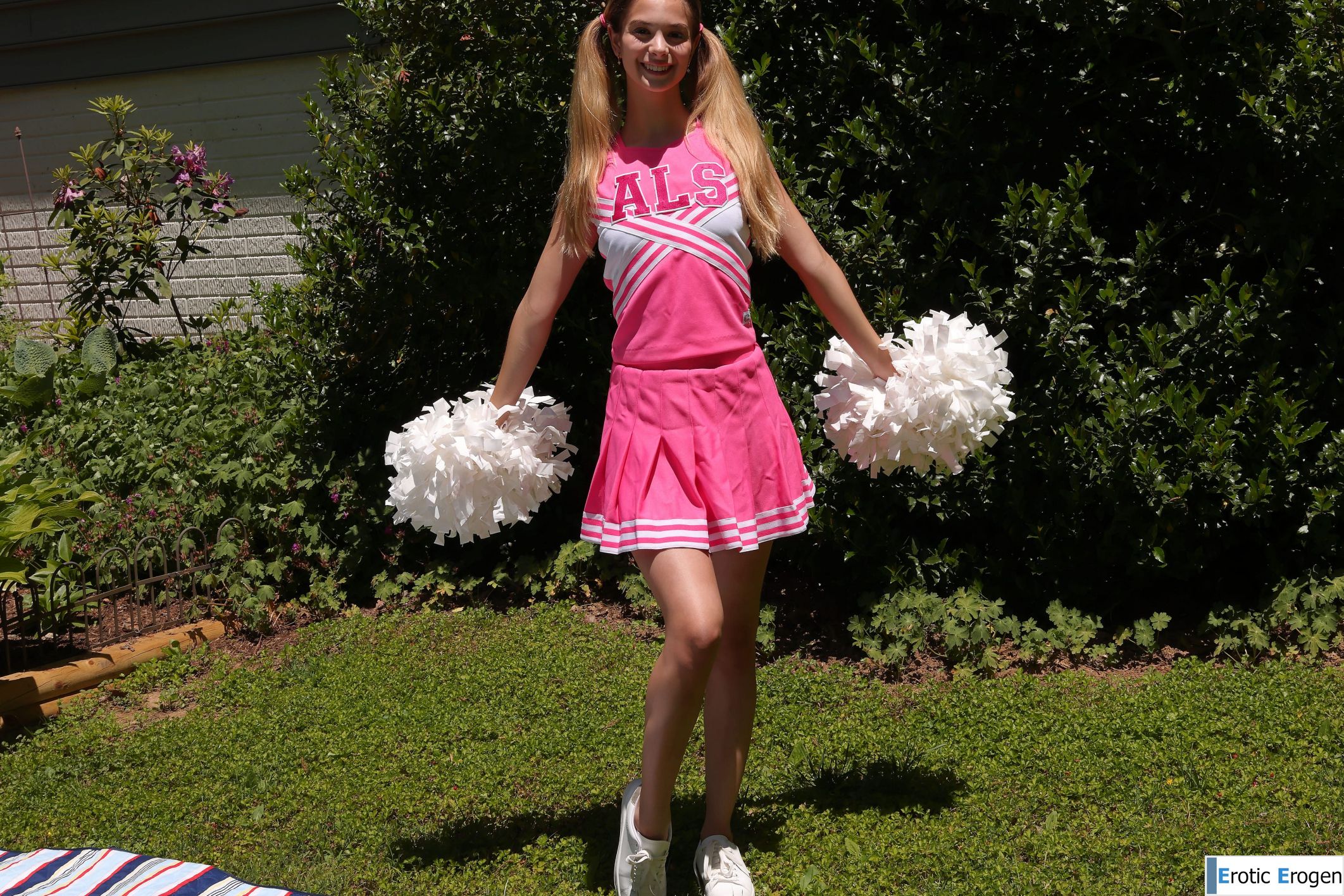 Molly Little in Cheery Disposition. Picture 2