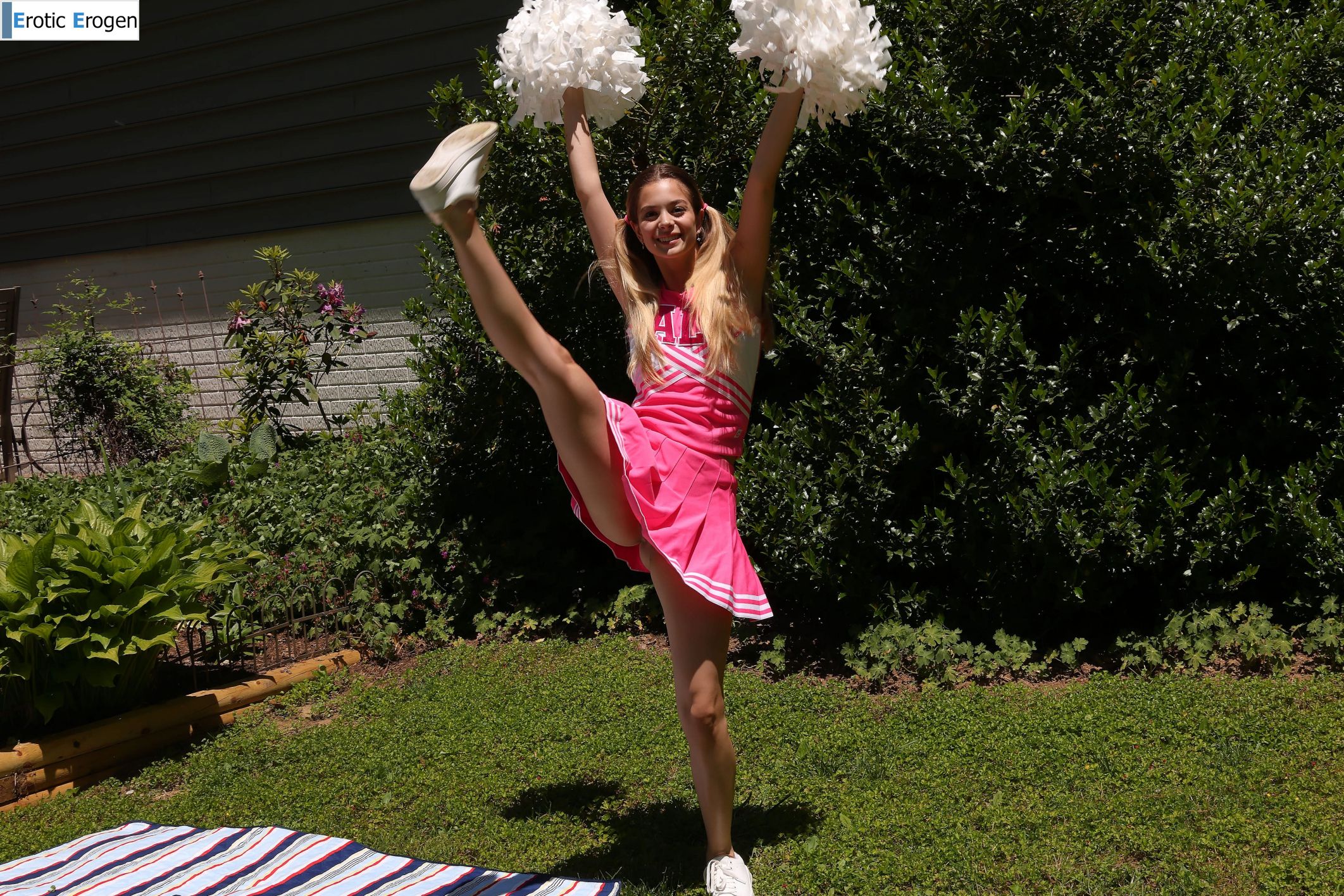 Molly Little in Cheery Disposition. Picture 4