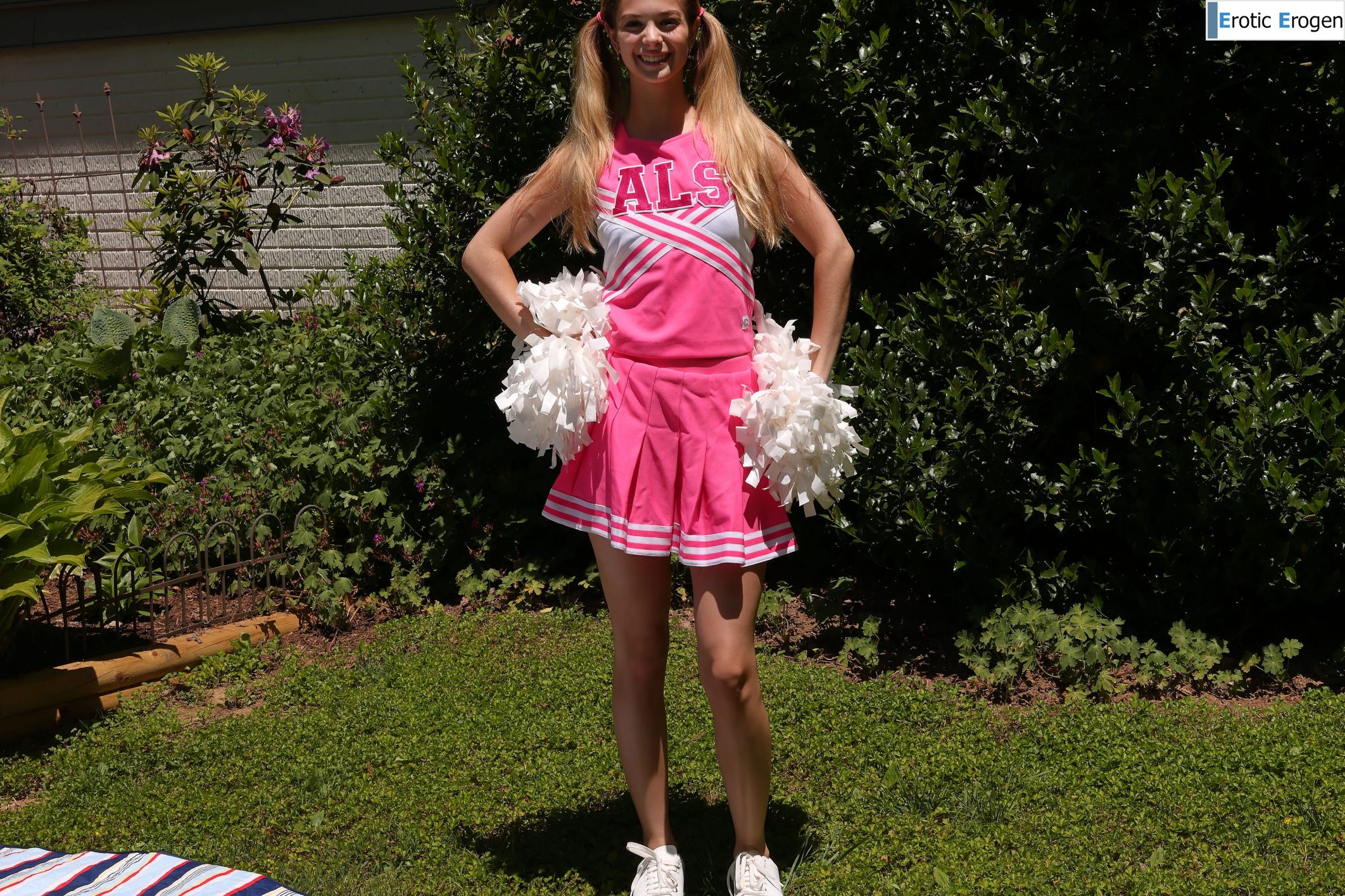 Molly Little in Cheery Disposition. Picture 5