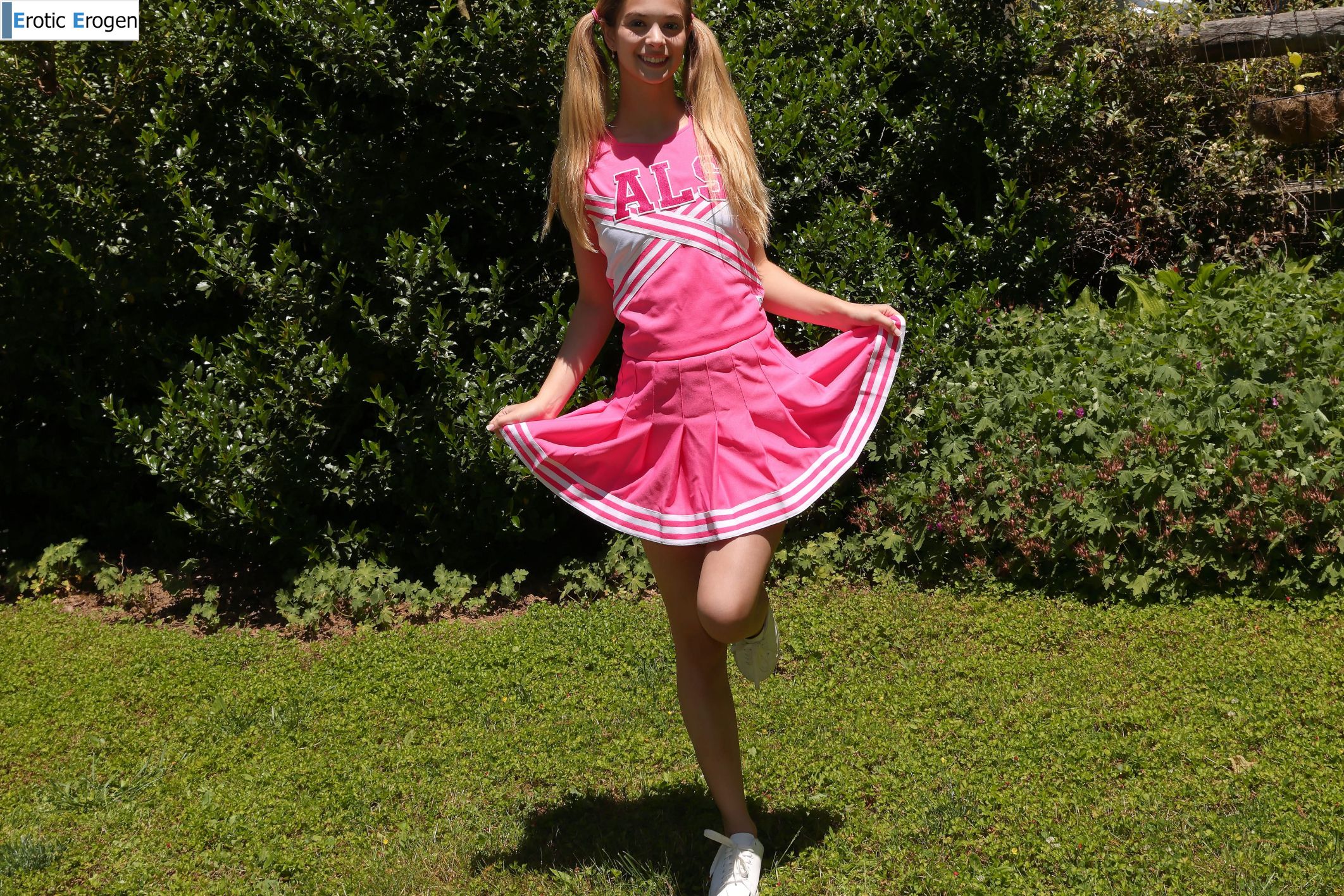 Molly Little in Cheery Disposition. Picture 8