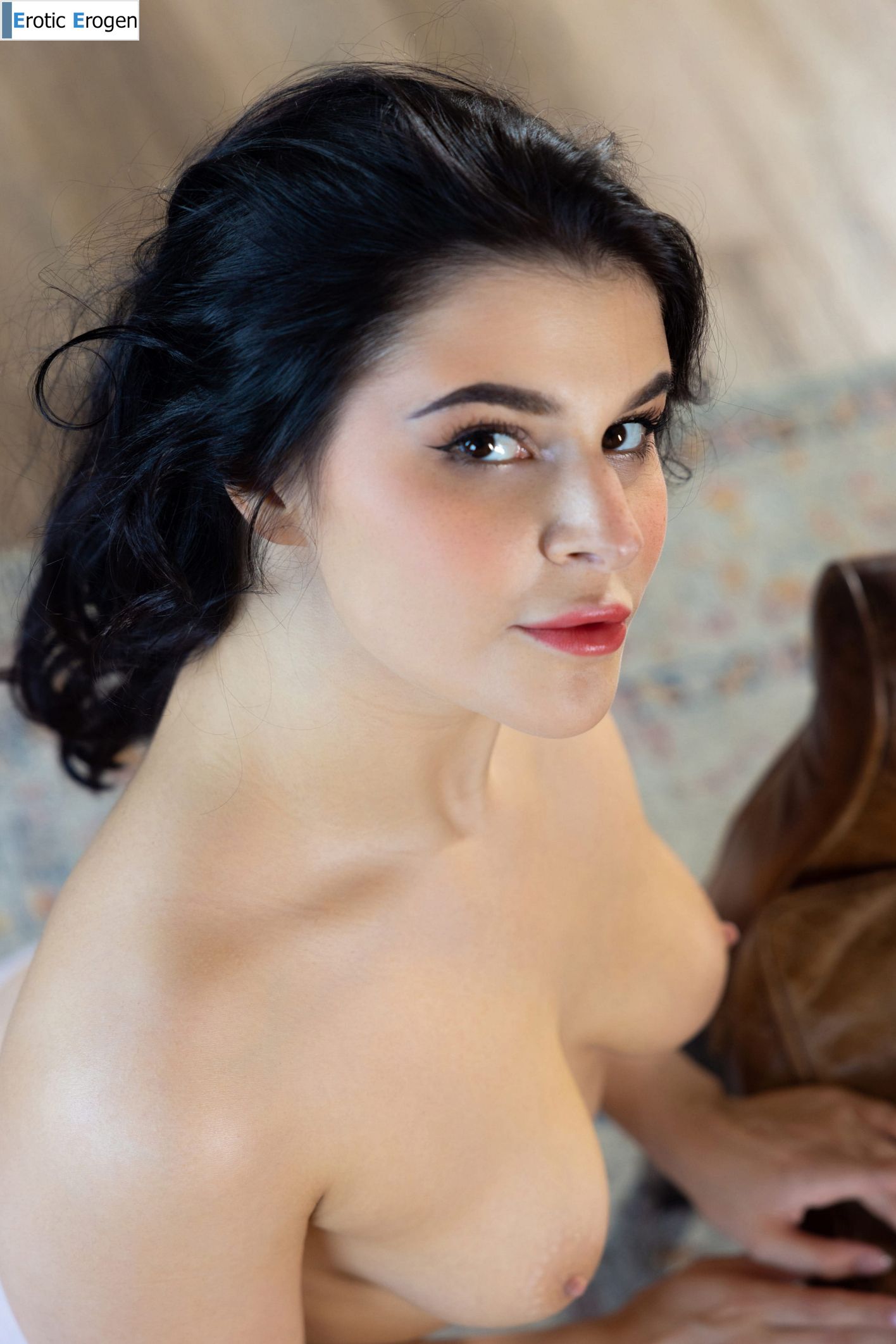 Pandora Red in Magnetic. Picture 31