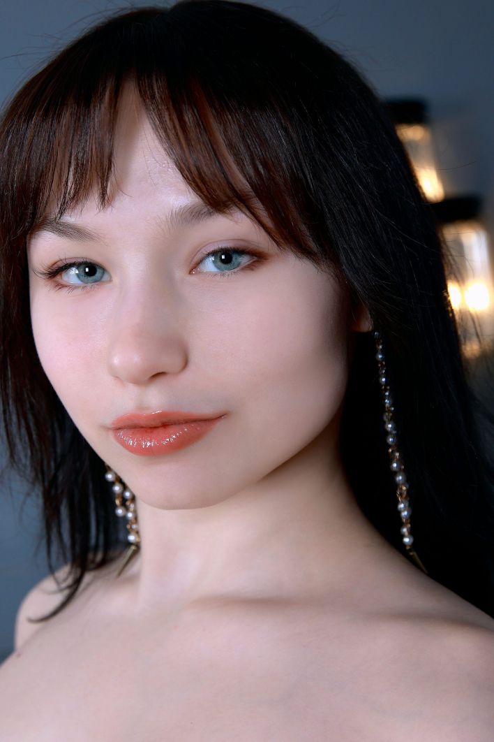 Leona Lace in Dressed In White. Thumb 2