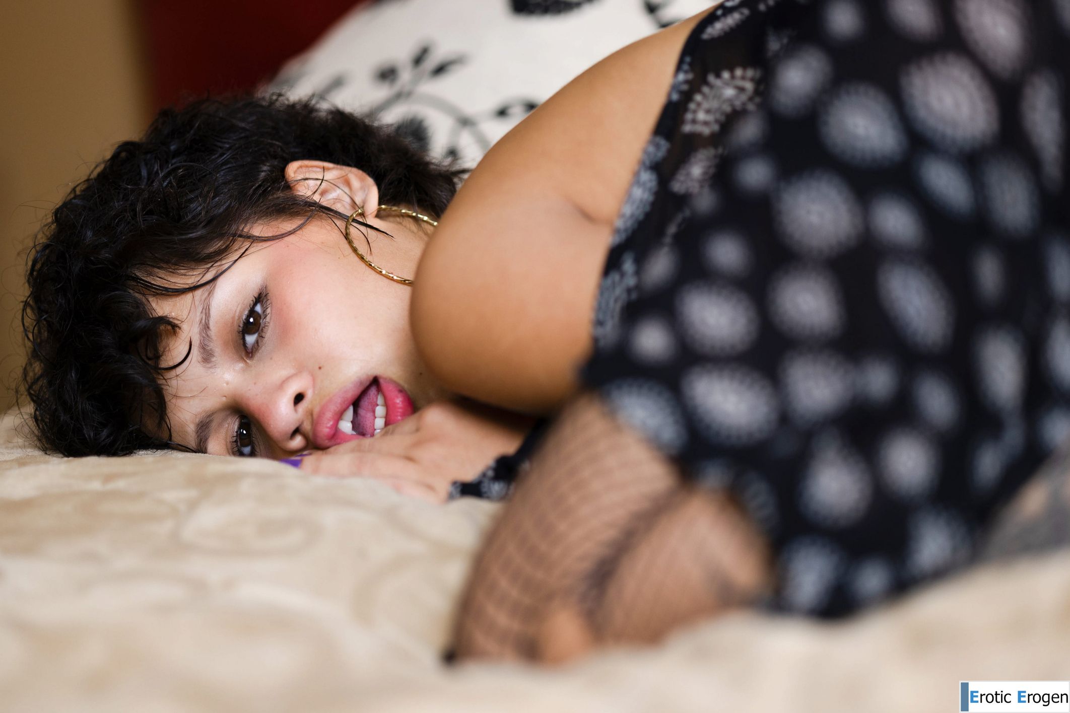 Lilith Baph in 5 Fingers. Picture 10